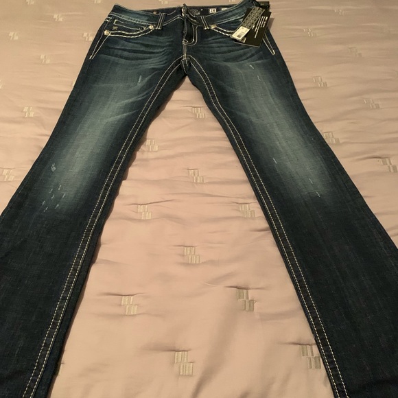 Miss Me Jeans - Picture 2 of 4